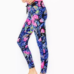 NWT! Lilly Pulitzer UPF50+ Luxletic 28” Island Jogger